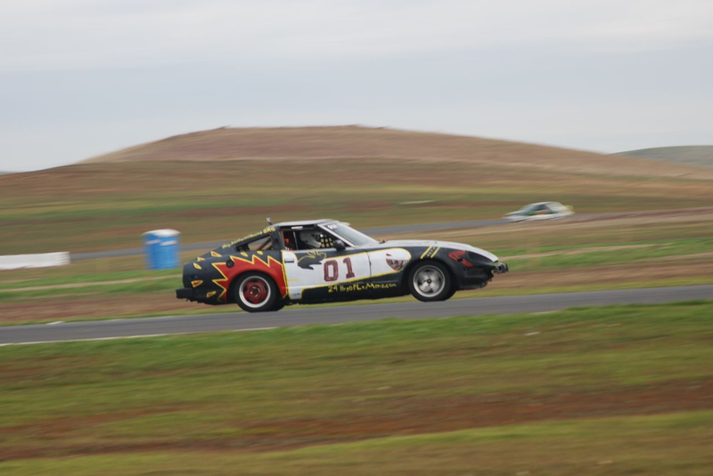 Illustration for article titled 24 Hours Of LeMons Arse Freeze-A-Palooza Über Gallery: Awesome Datsuns, Driven Nissans